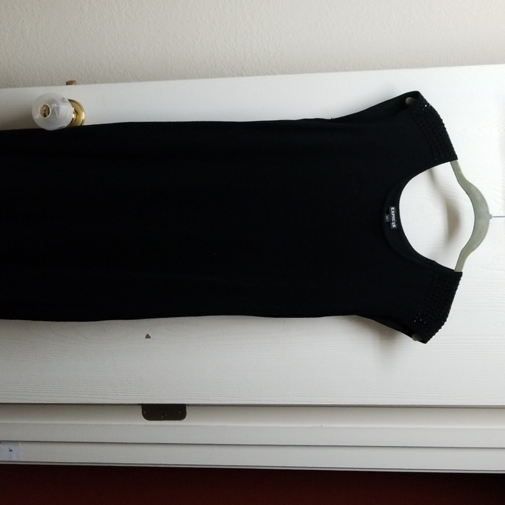 Black Sleeveless Express Dress